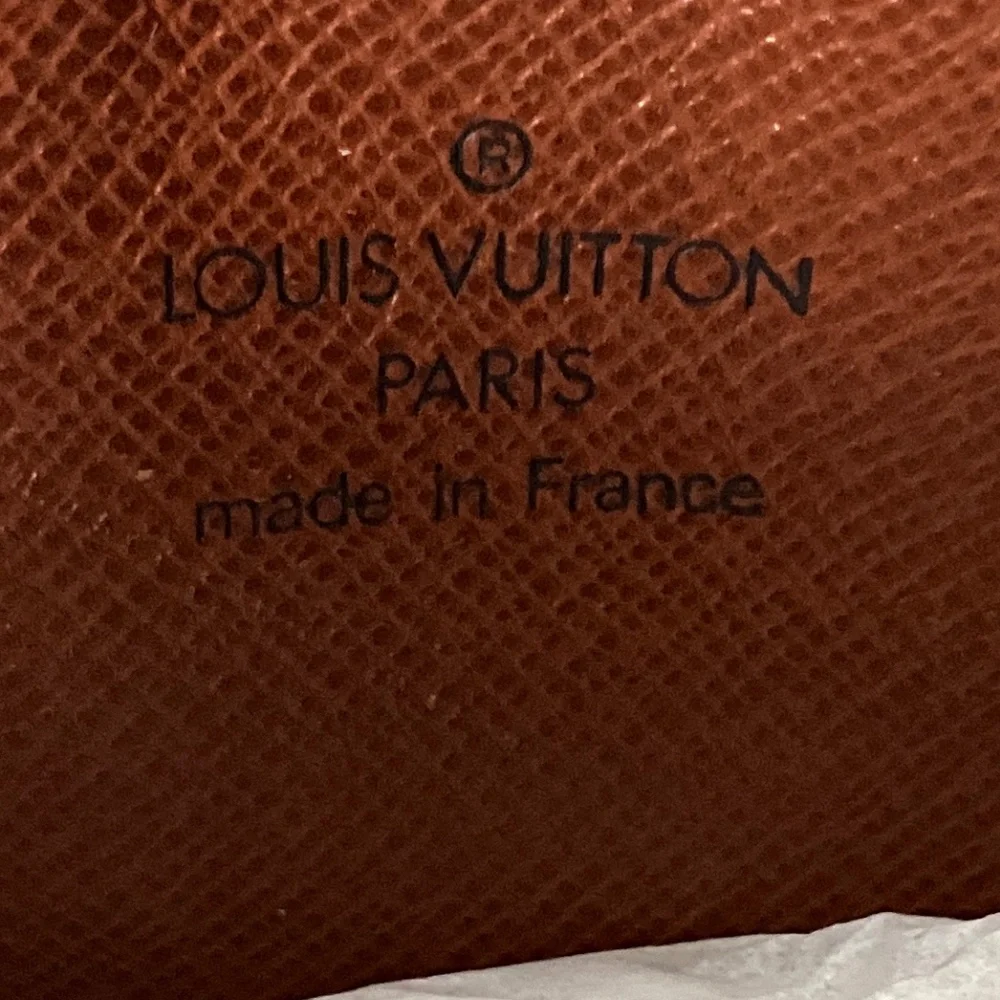 Louis Vuitton excellent pre